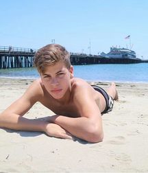 young surfer boys from Pinterest (8) 58d125e59c381.jpg