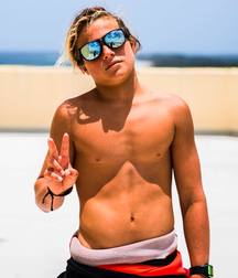Young Surfer Boys from Pinterest (11) 58d2432845b03.jpg