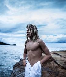 Young Surfer Boys from Pinterest (11) 58d24329aff95.jpg