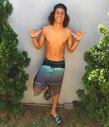 Young Surfer Boys from Pinterest (11) 58d2432c8c1af.jpg