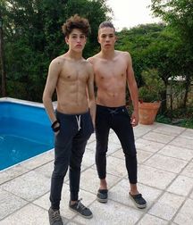 Young Surfer Boys from Pinterest (11) 58d24331d5569.jpg