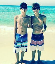 Young Surfer Boys from Pinterest (13) 58d24428491e1.jpg