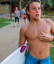 Young Surfer Boys from Pinterest (13) 58d2442c14782.jpg