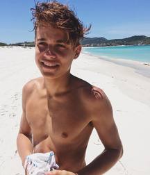 Young Surfer Boys from Pinterest (16) 58d574053780f.jpg