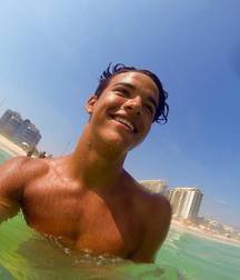Young Surfer Boys from Pinterest (19) 58d575fa09742.jpg