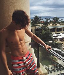 Young Surfer Boys from Pinterest (19) 58d575fb8c353.jpg