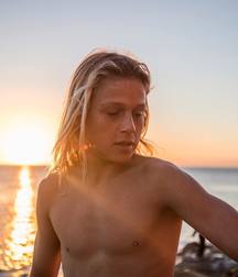 Young Surfer Boys from Pinterest (19) 58d575fd23762.jpg