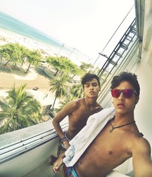 Young Surfer Boys from Pinterest (21) 58d7fec73b068.jpg
