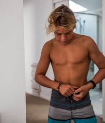 Young Surfer Boys from Pinterest (22) 58d7ff0abf64f.jpg
