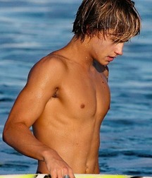 Young Surfer Boys from Pinterest (23) 58d7ff6d67b81.jpg