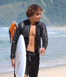 Young Surfer Boys from Pinterest (23) 58d7ff8f22036.jpg