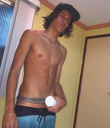 Young Surfer Boys from Pinterest (28) 58dd24be3e935.jpg