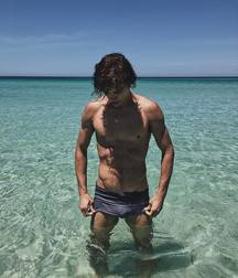 Young Surfer Boys from Pinterest (30) 58dd25a3a5741.jpg