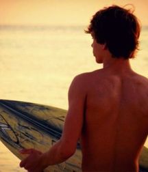 Young Surfer Boys from Pinterest (30) 58e1fac47c78c.jpg
