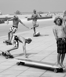 Young Surfer Boys from Pinterest (31) 58e1fb40387ae.jpg