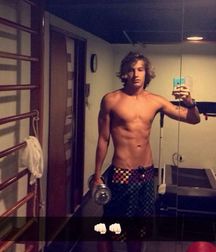 Young Surfer Boys from Pinterest (33) 58e40f7a2617d.jpg