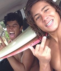 Young Surfer Boys from Pinterest (39) 58eb68ce76991.jpg