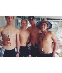Surf Boys assorted (03) 58fdd6313fa5c.jpg