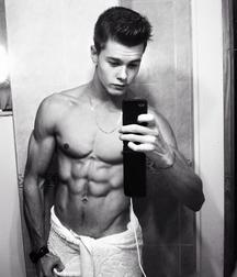 Sexy boy muscled 20 years old 58d161576e33a.jpg