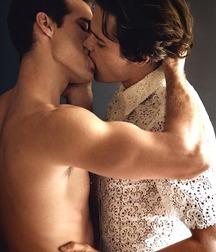 WISE KISSES 56e97e821bb44.jpg