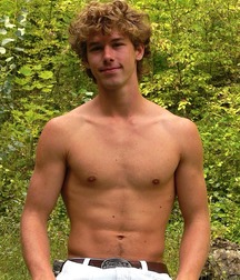 A Guy from QUEBEC 56fe5b58c55a4.jpg