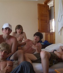 BOY'S ROOM 57049157089fe.jpg