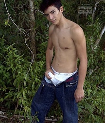 Born in Amazonia 5787b1a1f1968.jpg
