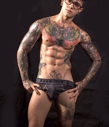 Beauties and Tattoos 579e53b4339b0.jpg