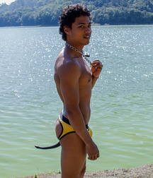 At Sinka, they Swim like that 5845d72ac5df5.jpg