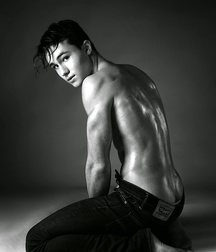 A Guy, Two Riders 58e6954e92d5f.jpg