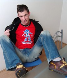 He cleans my Office 5993500f97da1.jpg