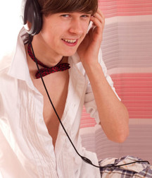Take off your headphones ! 5abbee6d8216f.jpg