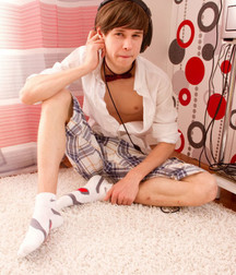 Take off your headphones ! 5abbee96a34d5.jpg