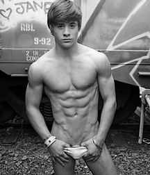 Muscles make the man 5ace646cf271d.jpg