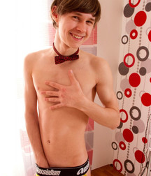 The bow tie is essential 5babde4fac2fd.jpg