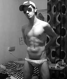 It's so hot in here ! 5c4f65c1e4eb5.jpg