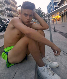 Don't look! 5c71b04871b16.jpg