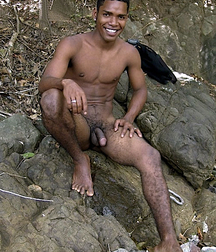Pretty guys for pretty things 5c940f94028a7.jpg