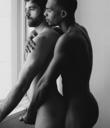 Boys so romantic!  5ce996c73e458.jpg