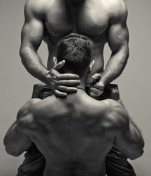 Boys so romantic!  5ce996d387efc.jpg