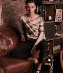 Young man so stylish 5cfdd57ca7916.jpg