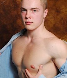 Guys and their nipples 5da07f374c093.jpeg