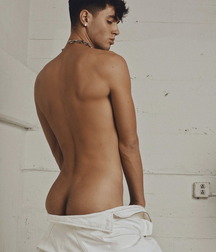 Male aesthetic essay 5db19f43c9c2b.jpg