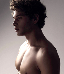 Guys and their nipples 5dc953e7876bc.jpg