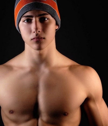 Guys and their nipples 5dc953fdc6dd8.jpg