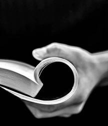 Let me read ! 5dd68ac73f10b.jpg
