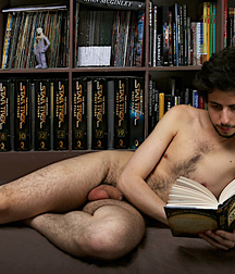 Let me read ! 5dd68b0e5c68a.jpg