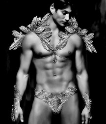 Dressed in such a small thing 5dd68f000a177.jpg