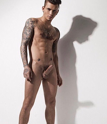 Tattoos and boys 5de51262e5c09.jpg