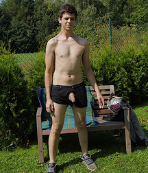 The garden at 18 pm. 5de7b3676f4ef.jpg